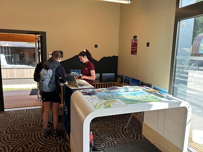 Pays de Gex-Monts Jura Tourist Office, Col de la Faucille Tourist Information Office