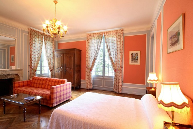 Chateau-de-la-Rapee-chambre14©M.-Adole