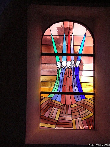 L'église Saint-Etienne de Waha et ses vitraux de Jean-Michel Folon