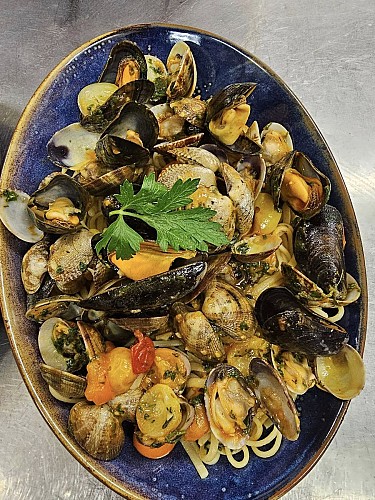 492158787_1206216938175994_3704116777923165434_n