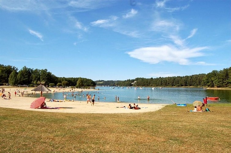 Lake Saint-Étienne-Cantalès