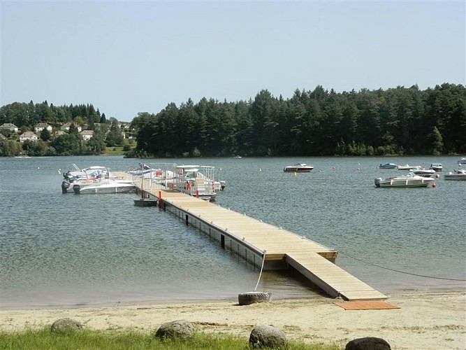 Lake Saint-Étienne-Cantalès