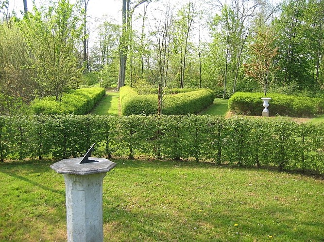 Parc Heudicourt Cadran Solaire 