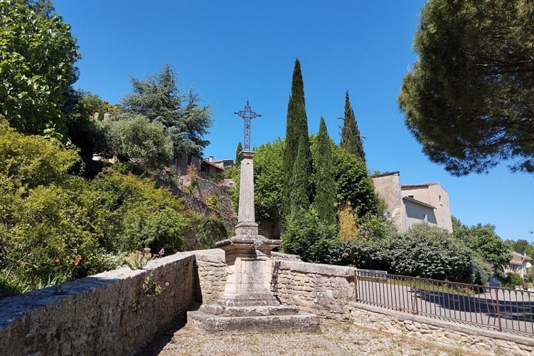 Croix de la Mission, devant l'église Saint-Maurice