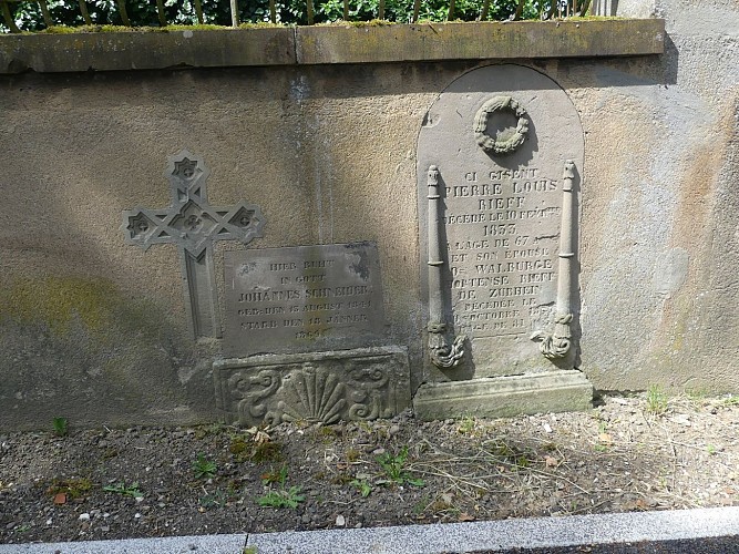 la stèle Rieff Zu-Rhein