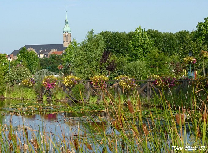 Église de la Nativité vue du parc