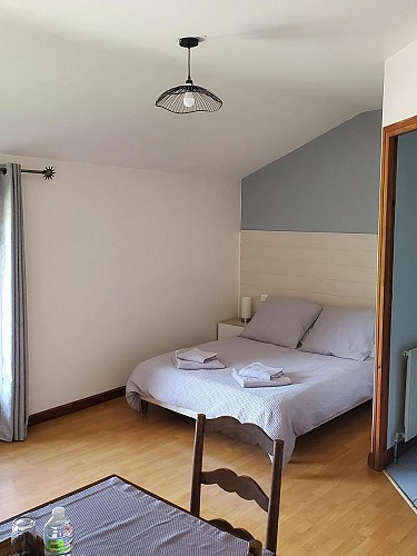 La Varnière - Chambre familiale - lit double- Lac du Der en Champagne