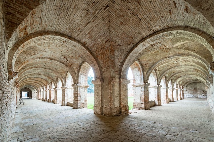 Abbaye de Belleperche