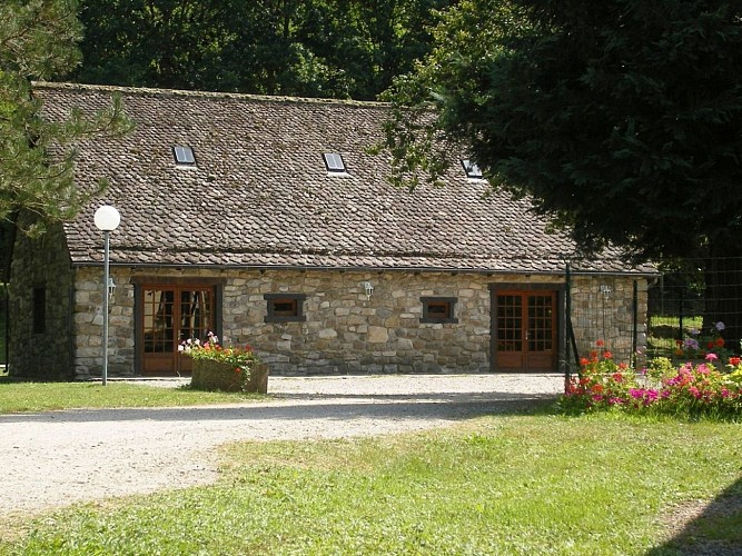 Pitches + service area - camping municipal de la Tarentaine