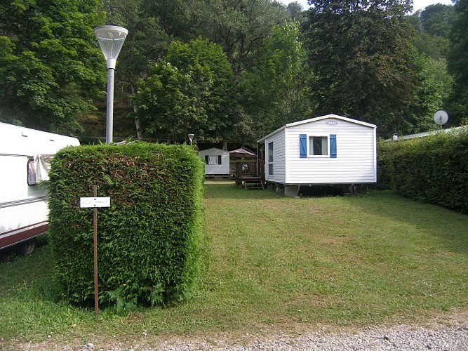 Pitches + service area - camping municipal de la Tarentaine