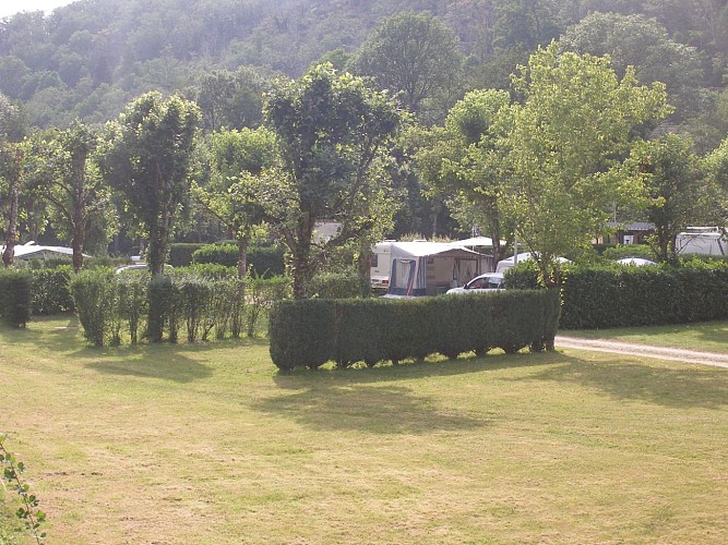 Emplacement + aire de service - Camping municipal de la Tarentaine