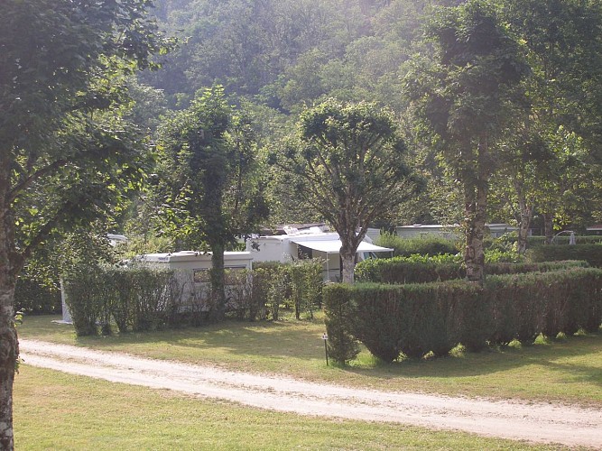 Emplacement + aire de service - Camping municipal de la Tarentaine