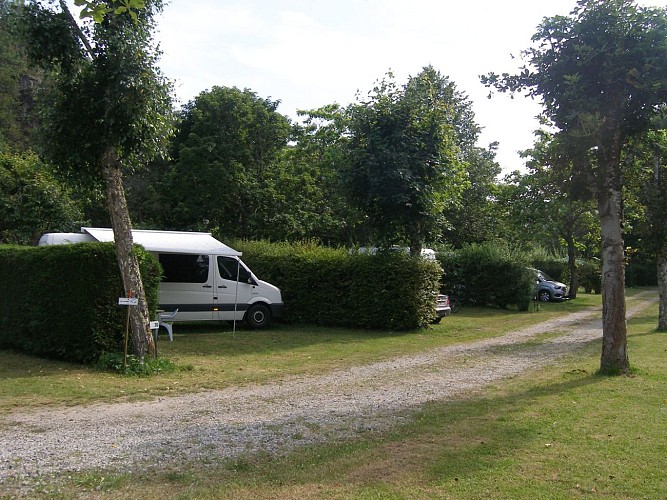Emplacement + aire de service - Camping municipal de la Tarentaine