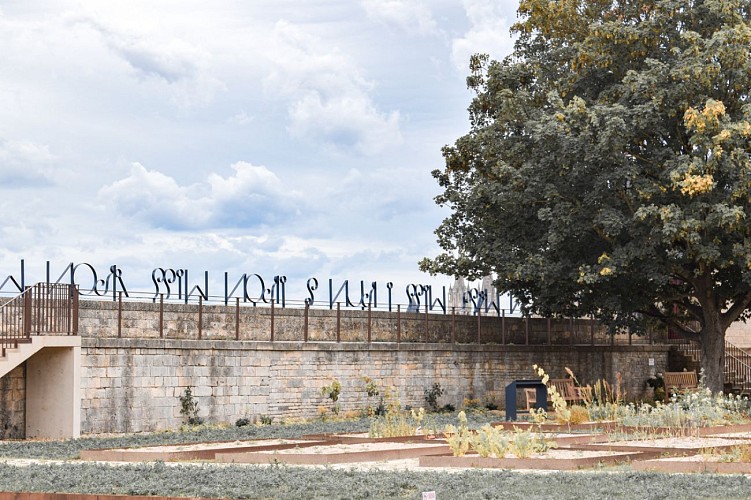 594708-Le_parcours_d_oeuvres_du_Millenaire_de_Caen-Caen_la_mer_Tourisme___Alix_JONET-1200px