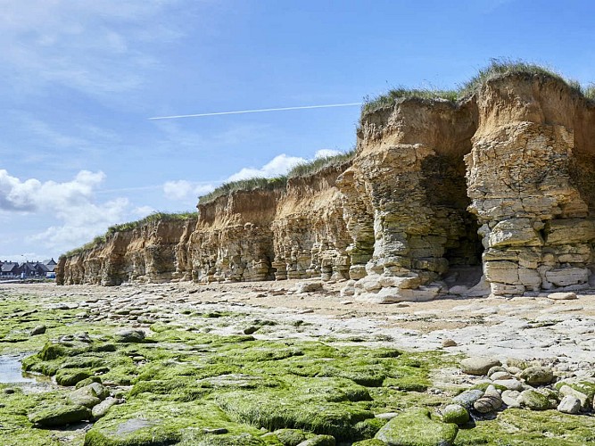 Lion-sur-mer__falaises-Caen_la_mer_Tourisme___Fabien_MAHAUT