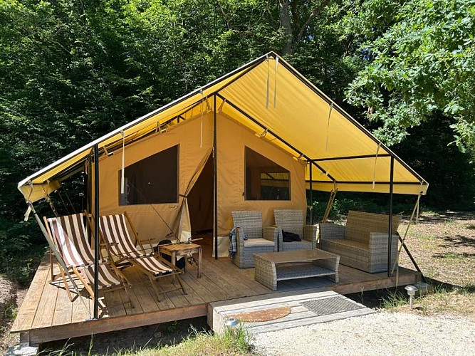 Hébergement insolite et tente au domaine de l'atrée à Saint-Martin-des-Champs en Puisaye en Bourgogne (5)