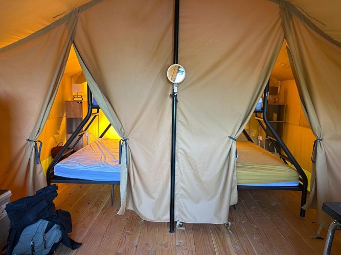 Hébergement insolite et tente au domaine de l'atrée à Saint-Martin-des-Champs en Puisaye en Bourgogne (4)