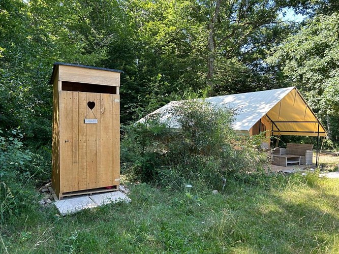Hébergement insolite et tente au domaine de l'atrée à Saint-Martin-des-Champs en Puisaye en Bourgogne (6)