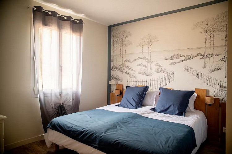 nueil-les-aubiers-gite-le-saule-en-scie-chambre1