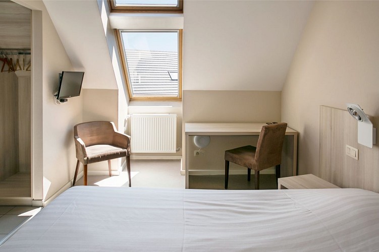 Hotel-la-couronne-henri-chapelle-chambre