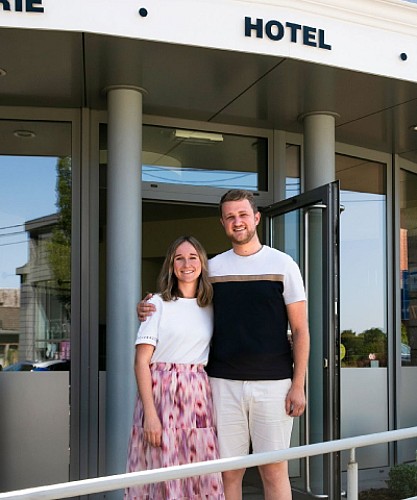 Hotel-restaurant-la-couronne-entree