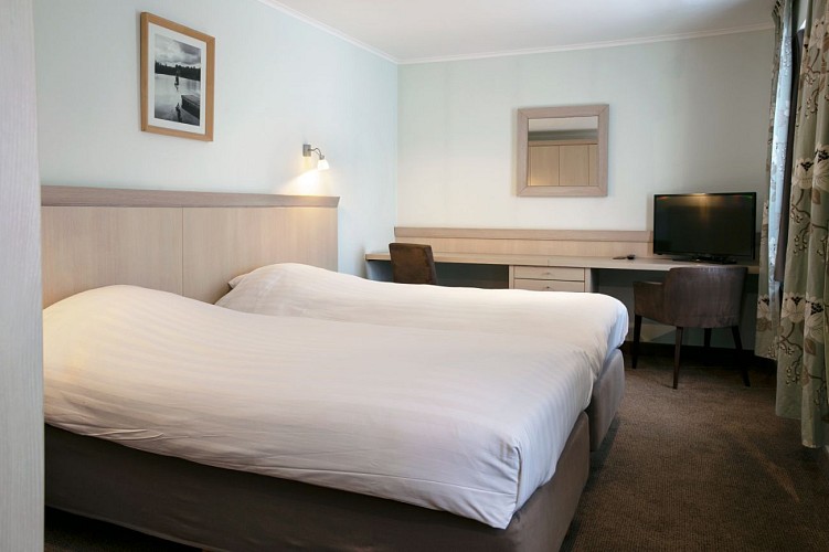 Hotel-la-couronne-henri-chapelle-chambre2