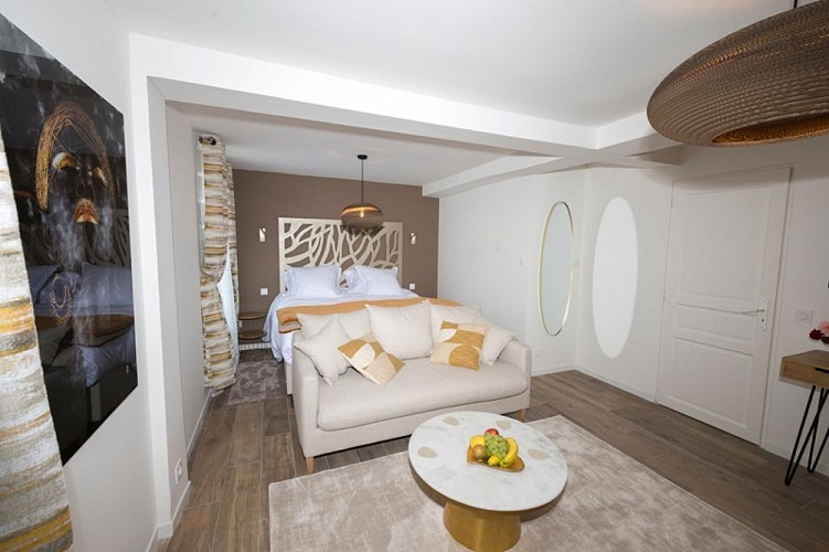 Domaine_Darvoy_Chambre_Jaune_01_17.07.2024©FabienneZytnicki