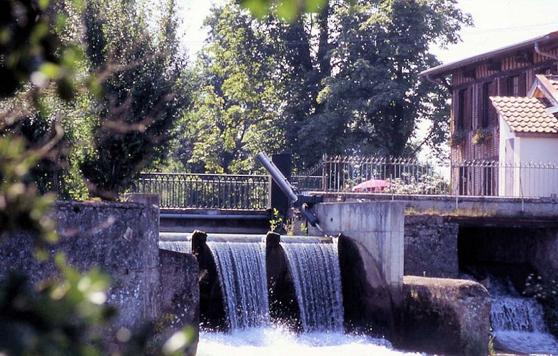 la chute d'eau - Moulin d'Eclaron - Lac du Der
