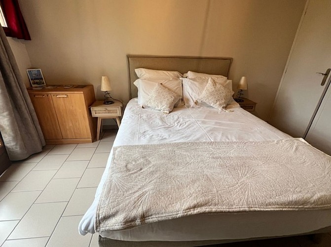 Lit chambre d'hote L'Ecole