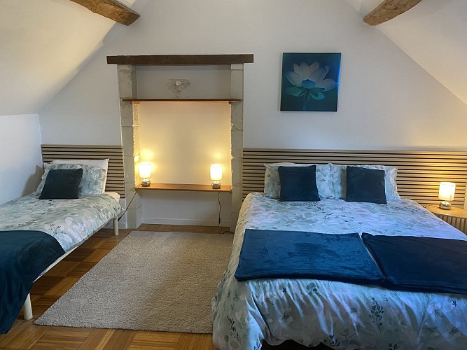 2 eme chambre 3 lits simple ou 1 lit simple et 1 lit double