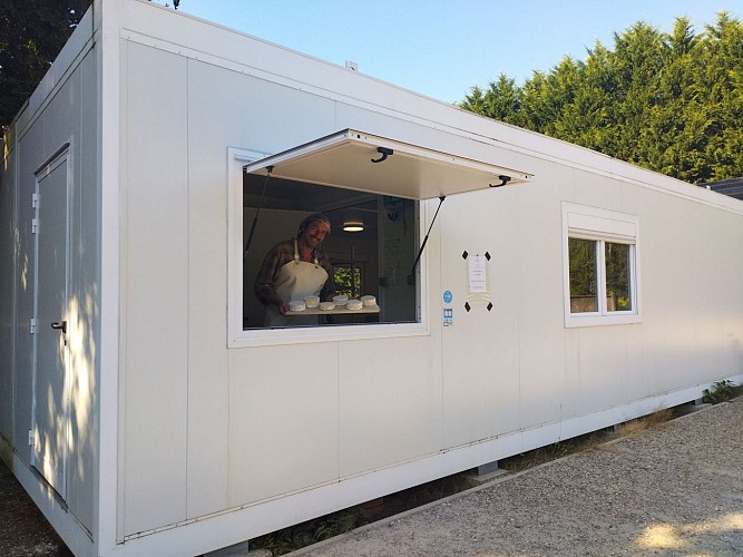 2024 - MAIL - Bergerie de Maillas - Espace de vente - ©Marion POUTAYS