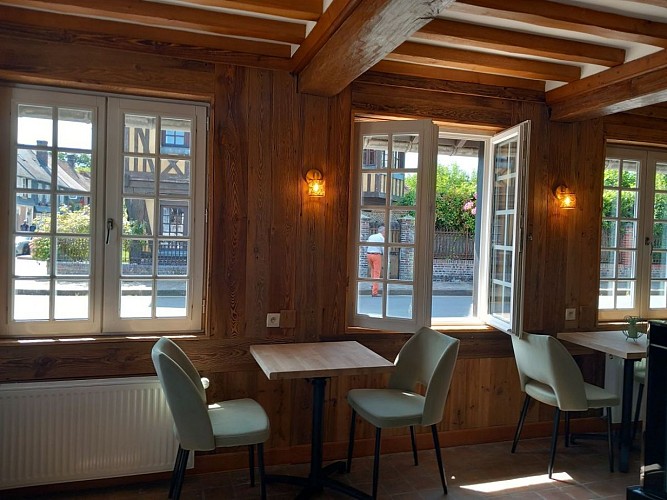 La Boule d'Or - Beuvron-en-Auge - salle intérieure (2)