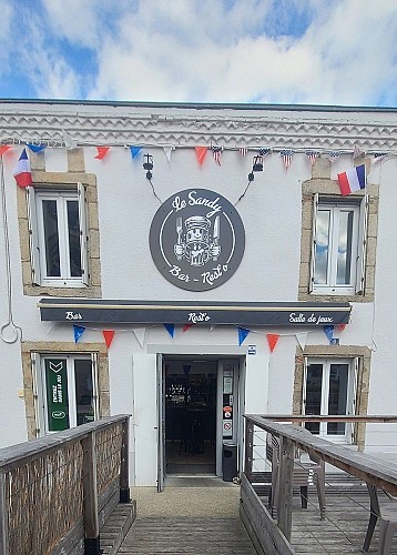 la-chapelle-saint-laurent-restaurant-sandy-bar-facade