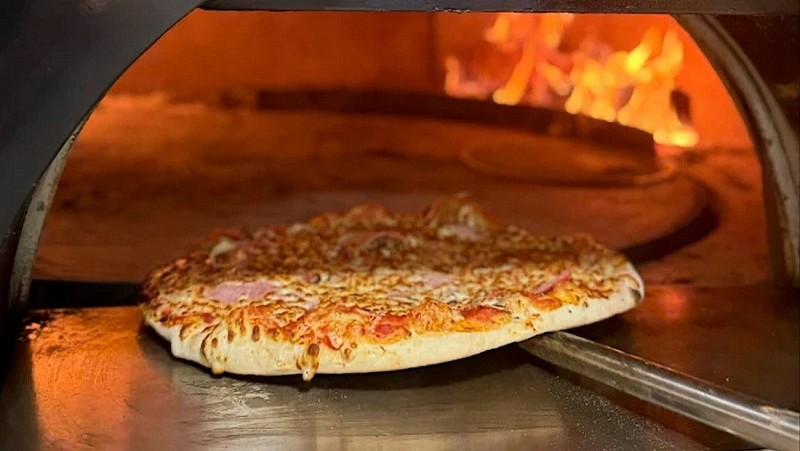 moncoutant-pizzeria-la-toqu-a-pizza