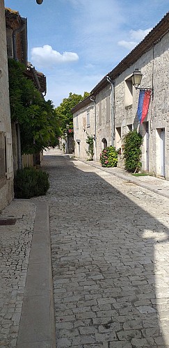 Montjoi, le joyau perché du Quercy blanc qui a inspiré Pierre Perret