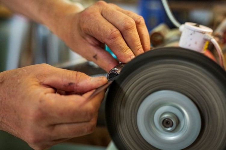 Affutage chez le Taillandier©Martin Champon