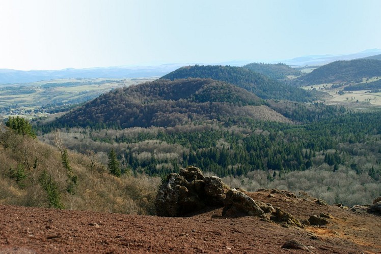 Sortie volcanique et tectonique au puy de Vichatel
