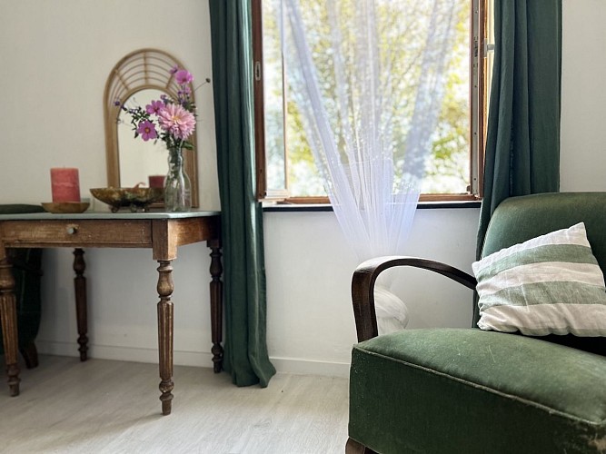 The Vine and the Thistle