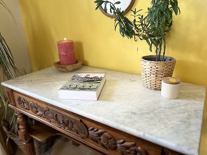 La Vigne et le Chardon