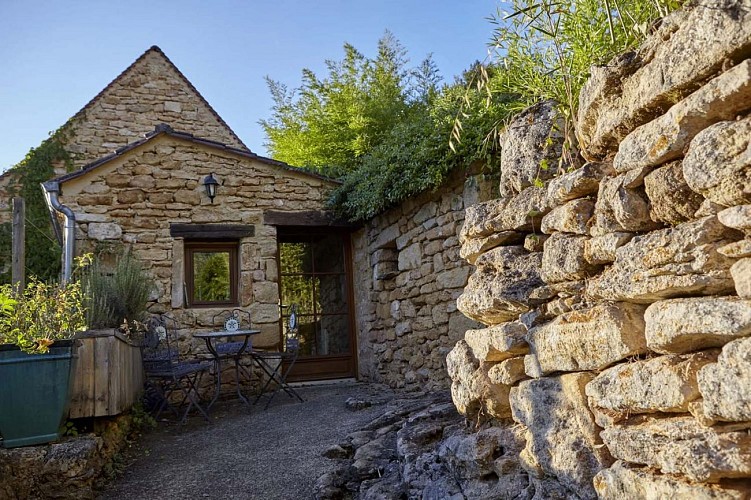 Domaine-de-Cantegrel-vitrac-sarlat-Gite-La-Maison-Bleue-exterieur-1-psg