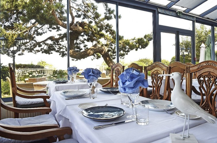 BELLEVUE _ SALLE A MANGER