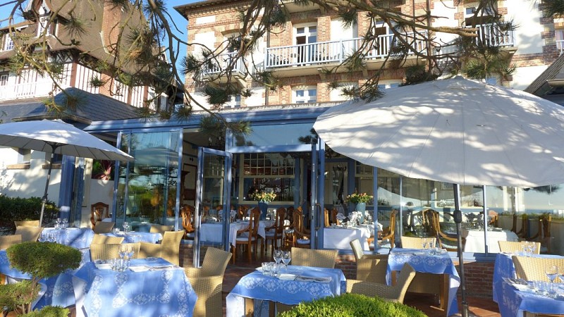 Bellevue-terrasse déjeuner