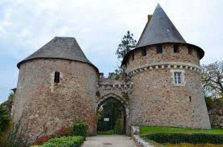 Visite guidée de Champtoceaux avec Hélène, La Clef des Sables