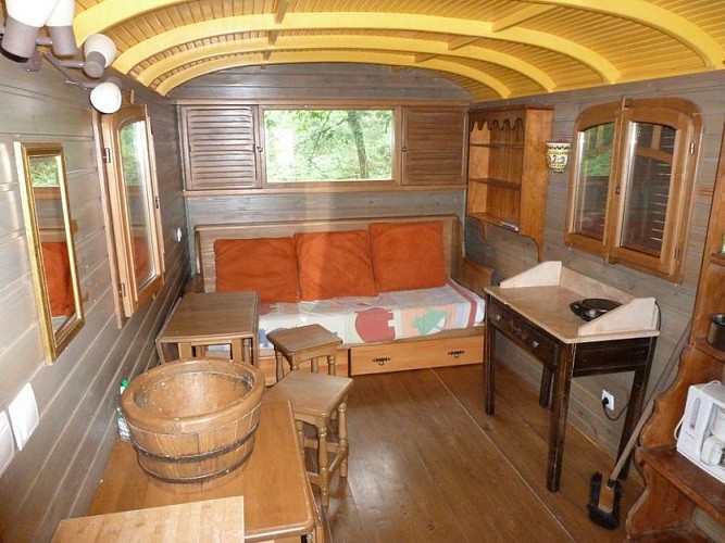 Le Fouteau-roulotte-Domfront