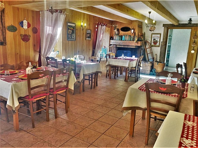 Autre vue sur la grande salle.