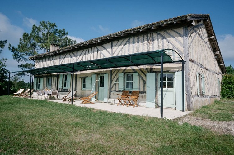 Gîte-verrerie-Eygurande-facade-vallee-isle-perigord