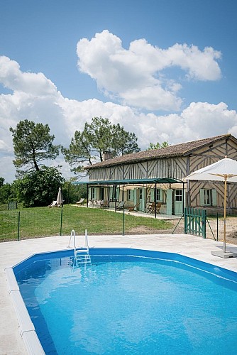 Gîte-verrerie-Eygurande-piscine-vallee-isle-perigord