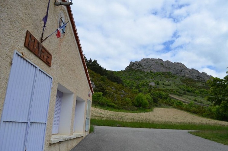 Mairie d'Izon-la-Bruisse