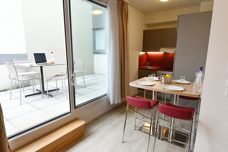 04_Mer_et_Golf_City_baf_suite_cuisine_02