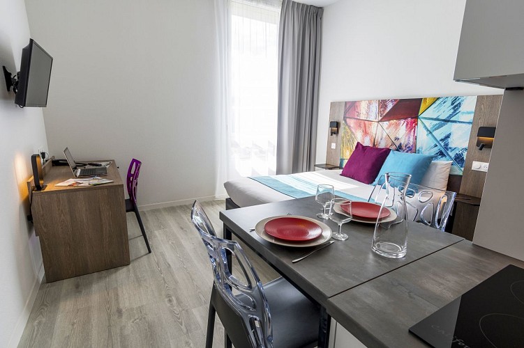 02_Mer_et_Golf_City_lac_Studio_business04